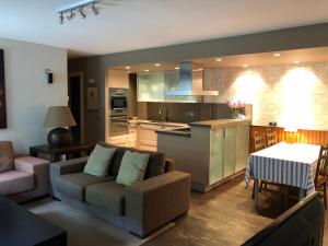 A kitchen or kitchenette at Las Hortensias