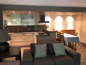 A kitchen or kitchenette at Las Hortensias