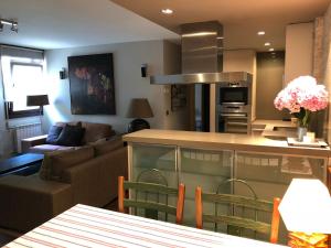 A kitchen or kitchenette at Las Hortensias