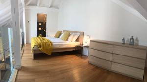 Posteľ alebo postele v izbe v ubytovaní The Bridge Casa Luxury Apartments