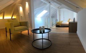 Posedenie v ubytovaní The Bridge Casa Luxury Apartments
