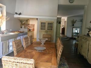 Posezení v ubytování BASTIDE DE L' ORANGERAIE
