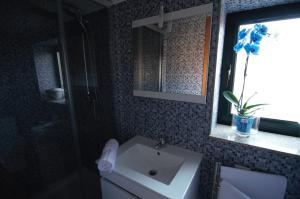 Et badeværelse på Angelas - Casa Da Eira
