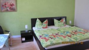 Postel nebo postele na pokoji v ubytování Ferienzimmer Haus Läsker