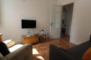 TV a/nebo společenská místnost v ubytování Casa d Sintra 2