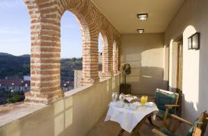 A balcony or terrace at Parador de Plasencia