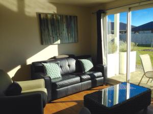 Posezení v ubytování Amberley Serviced Apartments