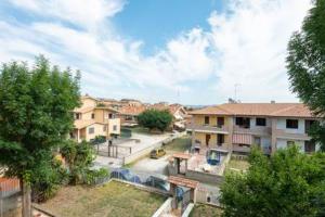 an aerial view of a village with houses and trees at casetta cassia roma in Isola Farnese