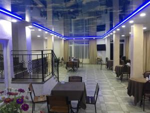 Un restaurante u otro lugar para comer en Inn David