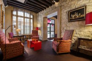 Χώρος καθιστικού στο Hôtel Saint-Paul Rive-Gauche