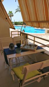 The swimming pool at or close to Residencial Colibrí