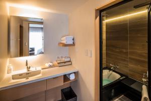 Vannituba majutusasutuses Kyoto Shinmachi Rokkaku Hotel grandereverie