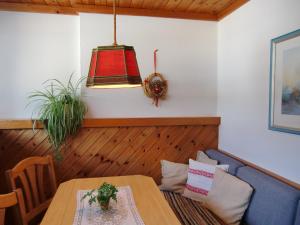 Posedenie v ubytovaní Zimmer und Ferienwohnungen "Heidis Welt" Podlanig