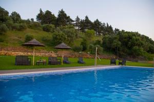 The swimming pool at or close to Quinta do Louro