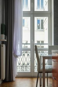 Balkon lub taras w obiekcie oompH Koszyki Luxurious Apartments