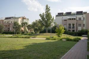 Vonkajšia záhrada v ubytovaní Fellini - Family Flat