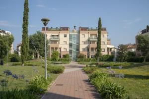 Vonkajšia záhrada v ubytovaní Fellini - Family Flat