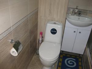 
Ванная комната в Apartment On Druzhby Narodov 5
