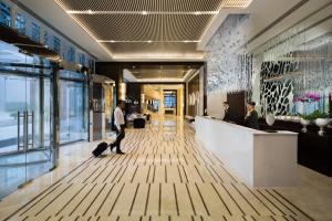 Fuajee või vastuvõtt majutusasutuses Beach Rotana Residences +37 fotot