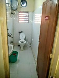 Koupelna v ubytování Janata Hotel