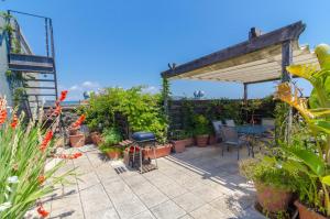 A garden outside Boadella ATICO - SEAVIEW PENTHOUSE