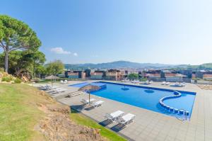 The swimming pool at or close to Boadella ATICO - SEAVIEW PENTHOUSE