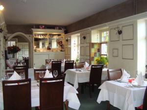 A restaurant or other place to eat at La Clochette