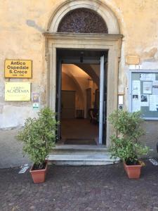 Fotografia z galérie ubytovania Albergo dell'Academia v destinácii Mondovì