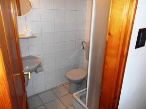 Koupelna v ubytování Árpád Panzió