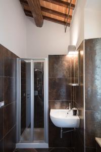 Koupelna v ubytování Interamnia Boutique Hotel + 36 fotografií