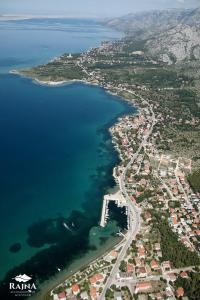 Afbeelding uit fotogalerij van Apartments Paklenica in Starigrad-Paklenica