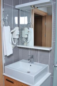 Koupelna v ubytování Cebeciler Hotel