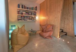 A seating area at RELAIS VAL D'ORCIA