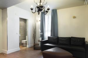 Гостиная зона в Petit Palace Tamarises