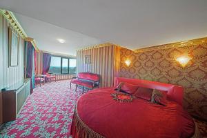 A bed or beds in a room at Antea Palace Hotel & Spa