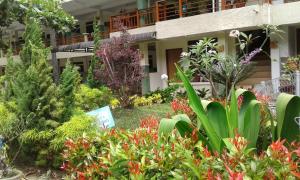 Zahrada ubytování Pandu Lakeside Hotel Parapat