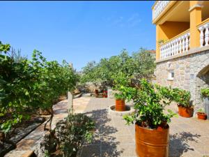 Fotografie z fotogalerie ubytování Boutique Apartment in Tribanj with Terrace v destinaci Tribanj-Krušćica
