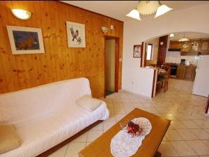 Fotografie z fotogalerie ubytování Boutique Apartment in Tribanj with Terrace v destinaci Tribanj-Krušćica