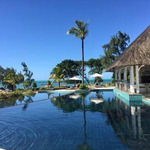 Kolam renang di atau dekat dengan AZURI Serviced Garden Apartment