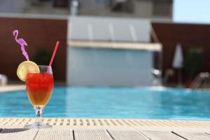 Bazén v ubytování Surmeli Adana Hotel nebo v jeho okolí
