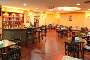Restaurace v ubytování Surmeli Adana Hotel