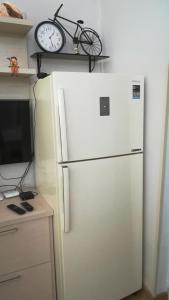 Dapur atau dapur kecil di Center Apartment