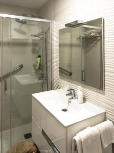 Koupelna v ubytování La Grand Suite Las Canteras + 36 fotografií