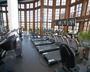 Pusat kecergasan dan/atau kemudahan kecergasan di Divi Aruba Phoenix Beach Resort