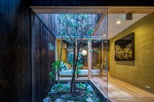 Κήπος έξω από το Kusamakura Kyoto Kawaramachi