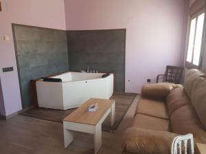 A seating area at Hostal los Esquiladores