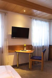 TV a/nebo společenská místnost v ubytování Gästehaus Stögmüller + 12 fotografií