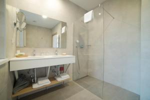 City Nest Modern & Cozy Suites tesisinde bir banyo