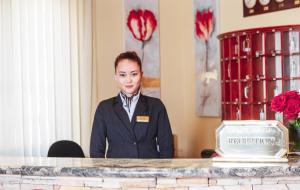 Členové personálu v ubytování Hotel Pushkin