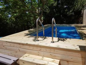 Piscina di Champagne suites o nelle vicinanze